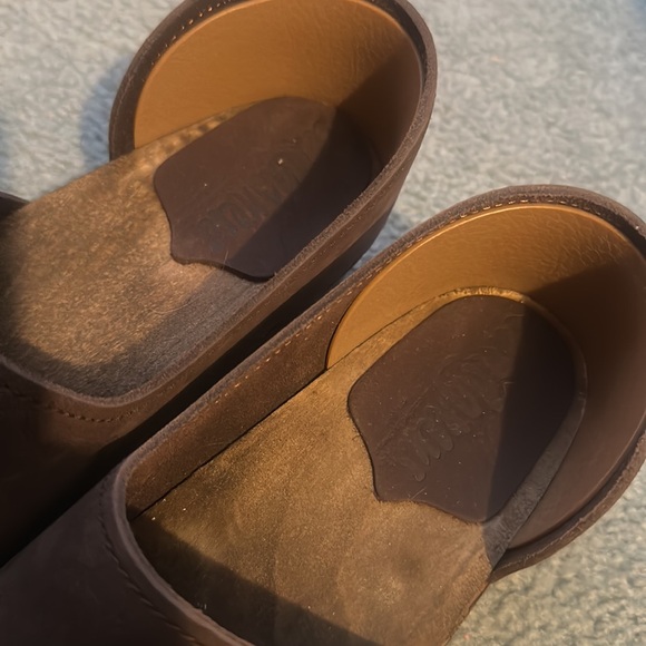 CLOGS - Picture 2 of 3